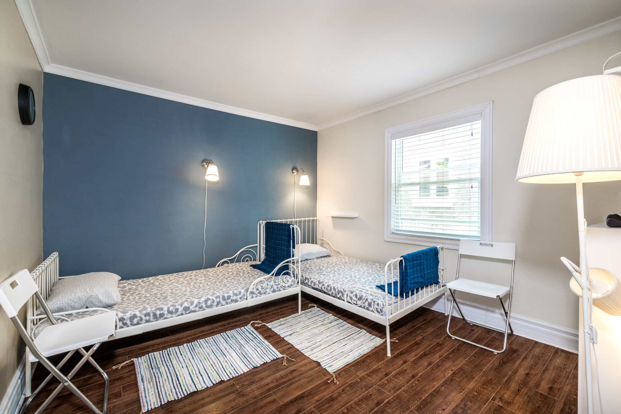 old-style-townhouse-in-montreal-2026-01-11-08-40-51-utc